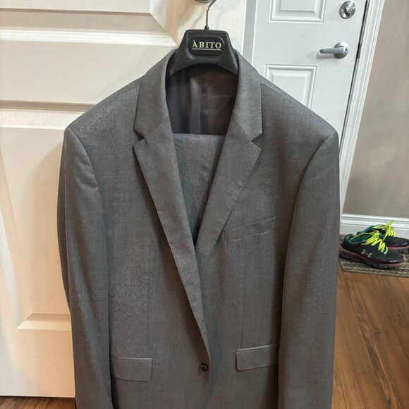 Men's Hugo Boss Grey Suit size 44R - Picture 1 of 3
